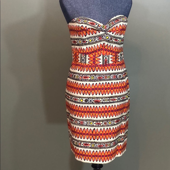 Trina Turk Dresses & Skirts - Trina Turk Tribal Print Strapless Dress